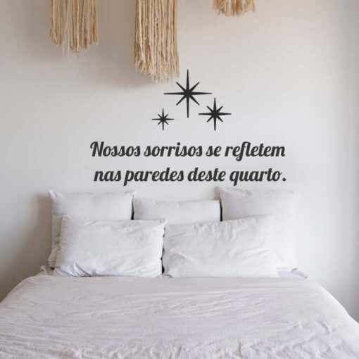 Adesivo de Parede Nossos Sorrisos se Refletem nas Paredes desse Quarto